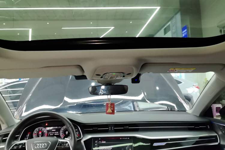 Used Audi A7L 2024 45TFSI quattro S-line Visionary Edition Flow Crystal Package
