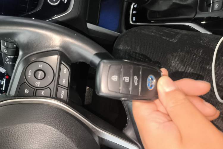 Used Toyota FRONTLANDER 2023 2.0L Smart Electric Hybrid Dual-Engine Deluxe Version