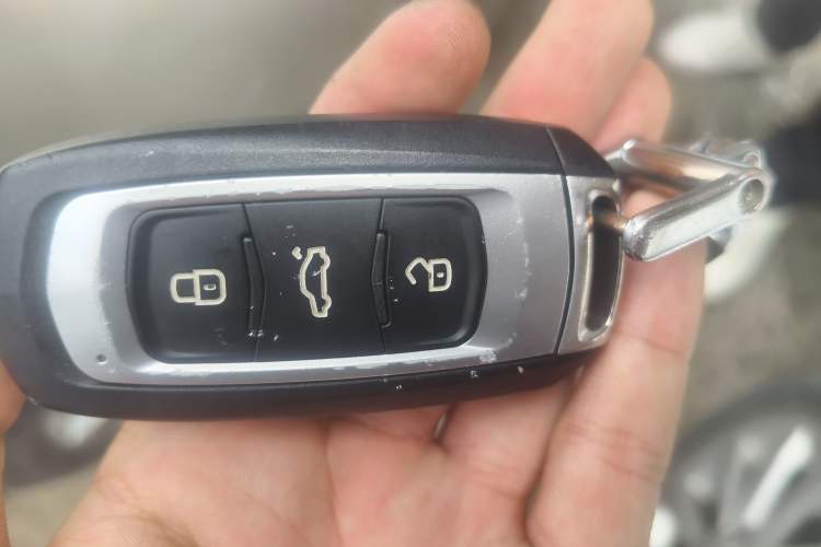 Used Geely Auto Emgrand GL 2017 1.8L Manual Elite Model
