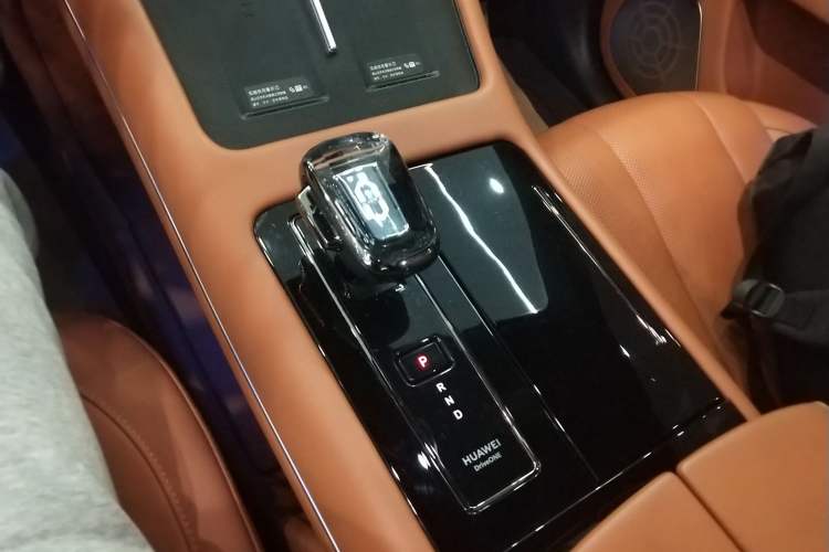 Used Hima AITO M7 2024 1.5T Intelligent Driving All-Wheel Drive Pro Version 5 Seats Ternary Lithium Battery
