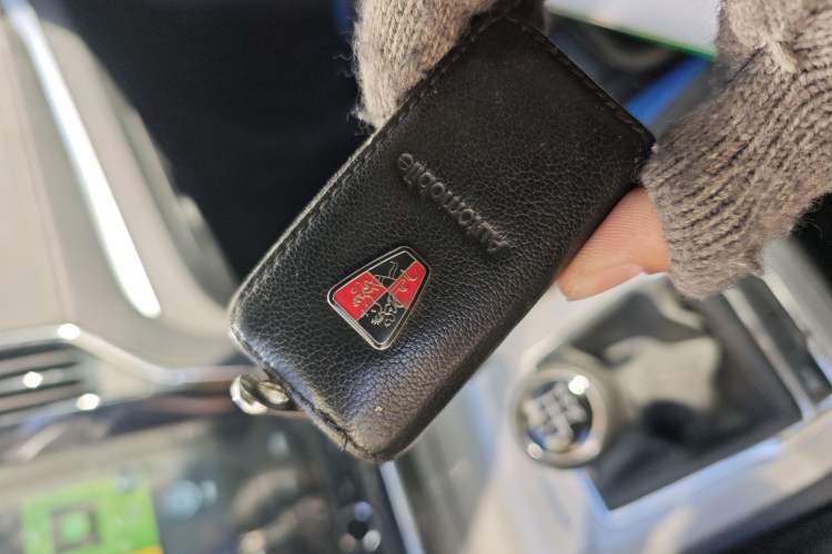 Used Roewe RX5 2020 20T Manual 4G Connect Super-Luxury Flagship Edition
