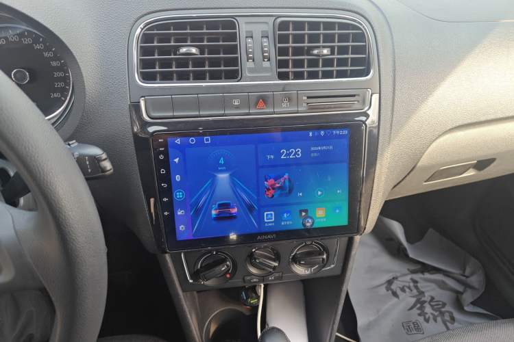 Used Volkswagen Polo 2014 1.4L Automatic Comfort Edition Audio And AC Panel