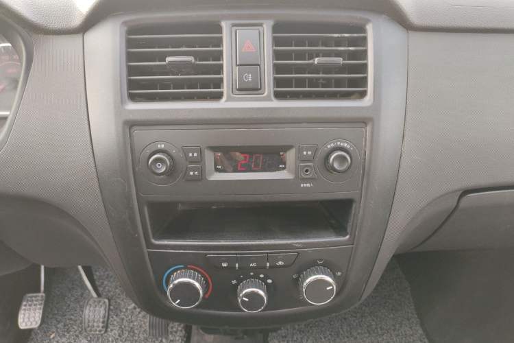 Used Wuling Rongguang S 2023 1.5L Basic Enclosed-Window Vehicle 2 Seats
