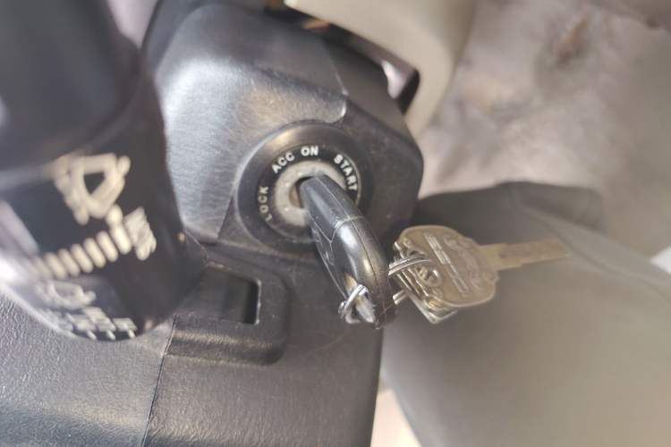 Used JAC Group Refine 2011 2.4L Government Procurement Version Manual Luxury Trim
