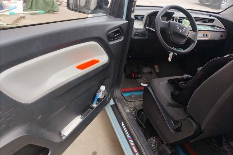 Used Wuling Hongguang MINIEV 2020 Zizai Version Lithium-NMC Driver Seat