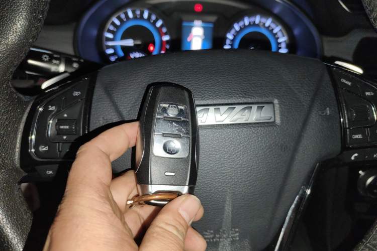 Used Haval H2 2018 Chuanxiang Edition 1.5T Dual-Clutch Two-Wheel Drive ZhiShang Model China V Standard Vehicle Key