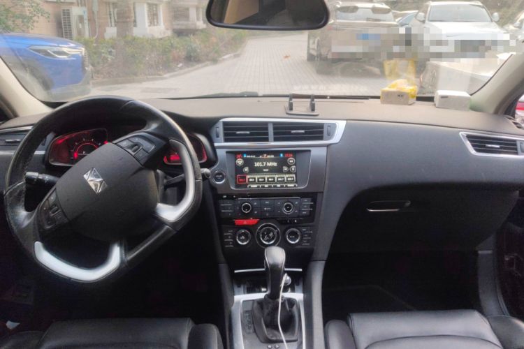 Used DS 6 2016 1.6T Luxury Edition THP160