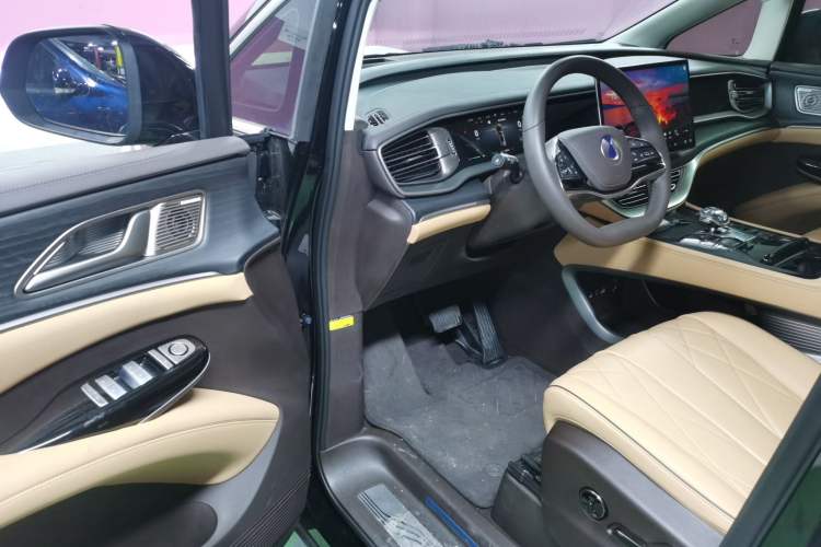 Used Denza D9 2024 DM-i 980 Four-Wheel Drive Prestige Model