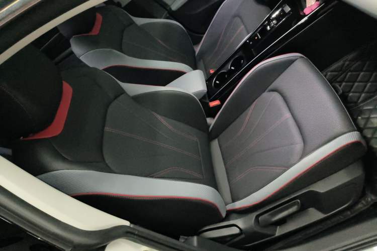 Used Volkswagen Lamando 2024 Lavida L 280TSI DSG Cool & Spicy Edition
