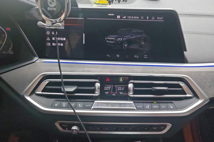 Used BMW X5 2019 xDrive40i Luxury Model with M Sport Package Audio And AC Panel