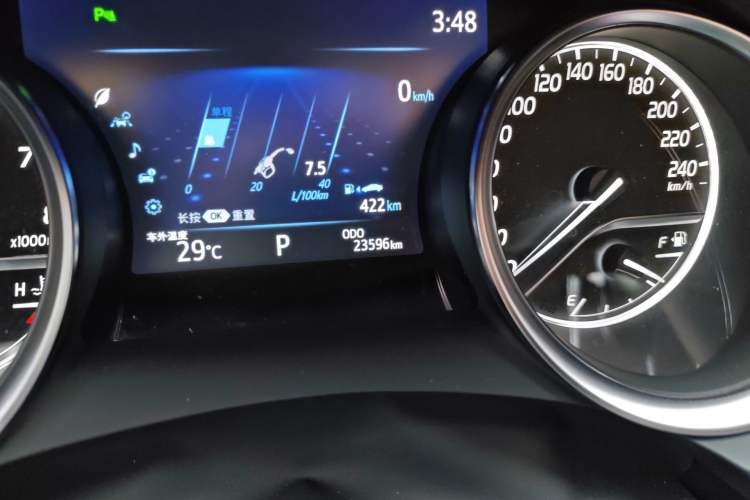 Used Toyota Camry 2019 Revised Version 2.5G Luxury Edition Odometer Close Up