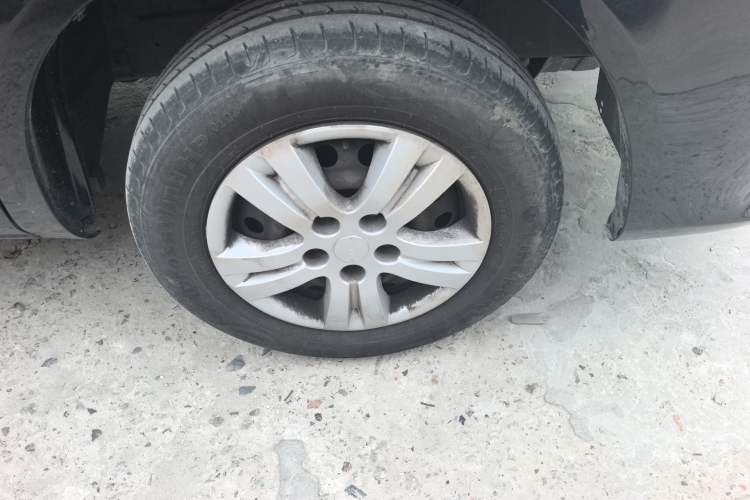 Used FORTHING Lingzhi 2023 M5 1.6L Practical Model 5 Seats