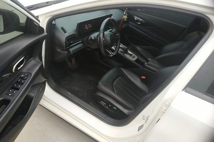 Used GAC Trumpchi EMPOW 2021 270T DCT J16 Version Driver Seat