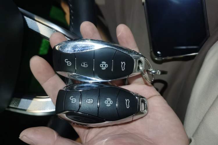 Used Hongqi HS5 2023 2.0T Qixiang Pro Edition