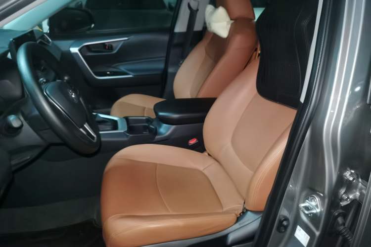 Used Toyota RAV4 2024 2.0L CVT Two-Wheel Drive Urban Edition Left Front Seat