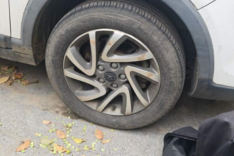 Used JAC Group Refine S3 2016 1.5L Manual Luxury Model Right Front Wheel Hub