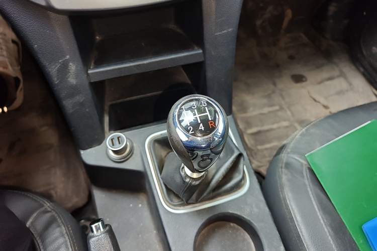 Used JMC Baodian 2020 2.5T Diesel Two-Wheel Drive Comfort Edition Standard Wheelbase JX4D25A6L Gear Lever