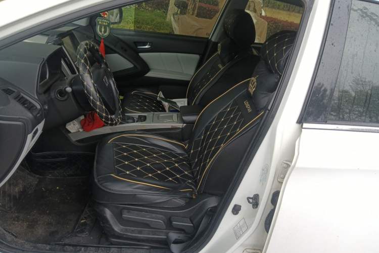 Used Luxgen U6 SUV 2015 1.8T Charm Model
