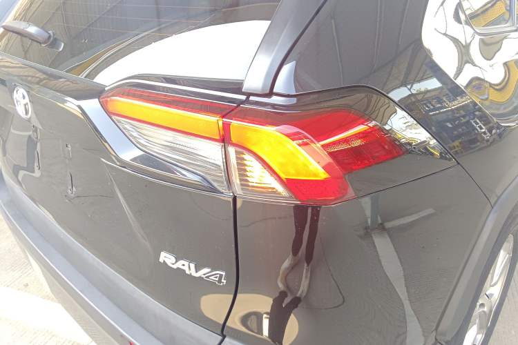 Used Toyota RAV4 2020 2.0L CVT Two-Wheel Drive Fashion PLUS Edition
