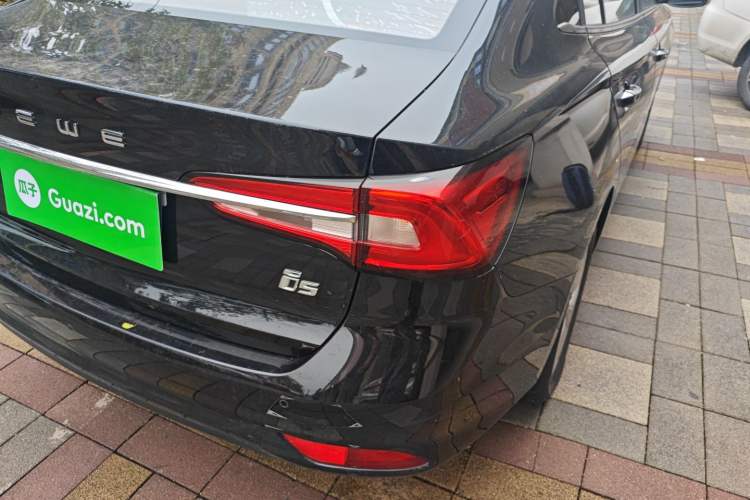 Used Roewe i5 2019 1.5L Automatic 4G Connected Langyue Edition
