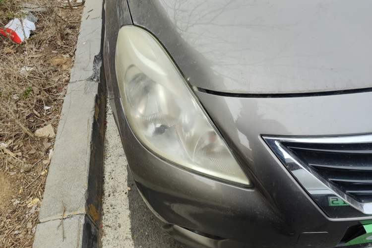 Used Nissan Sunny 2011 1.5XE CVT Comfort Edition Right Front Headlight