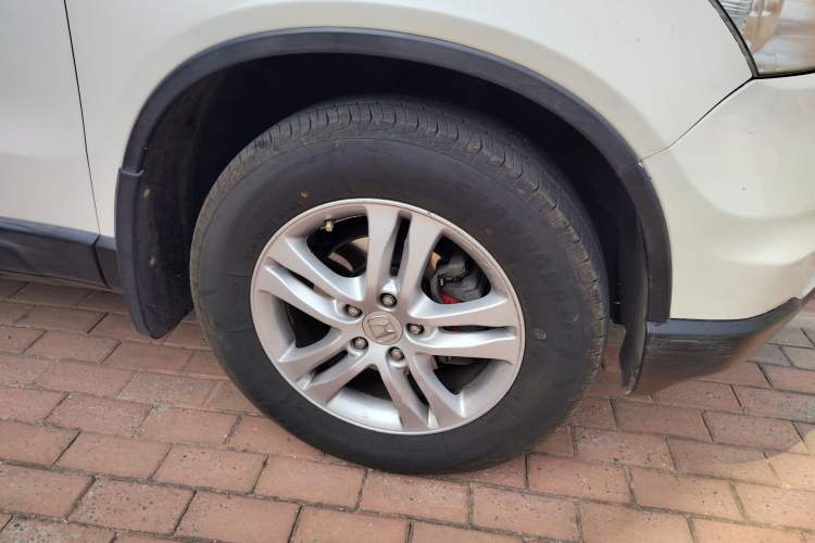 Used Honda CR-V 2010 2.4L automatic four-wheel drive luxury version Right Front Wheel Hub