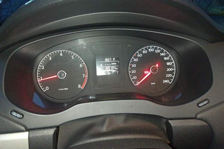 Used Volkswagen Sagitar 2014 Revised Version 1.6L Automatic Comfort Edition Instrument Cluster