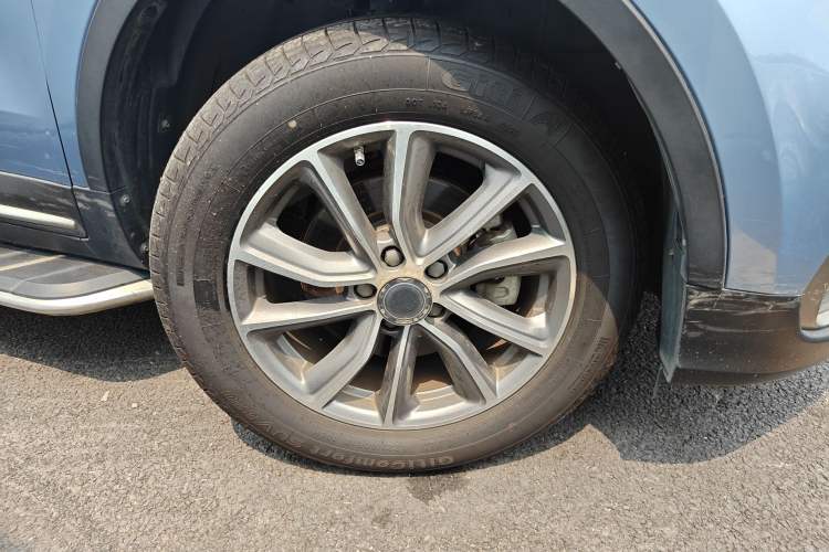 Used Geely Auto Emgrand X7 Sport 2018 1.8TD Automatic Two-Wheel Drive Smart Connect 4G Internet Edition Right Front Wheel Hub