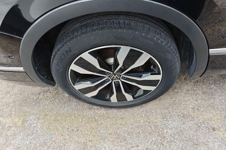 Used Volkswagen Tiguan L 2022 330TSI Automatic Two-Wheel Drive R-Line Enhanced Edition