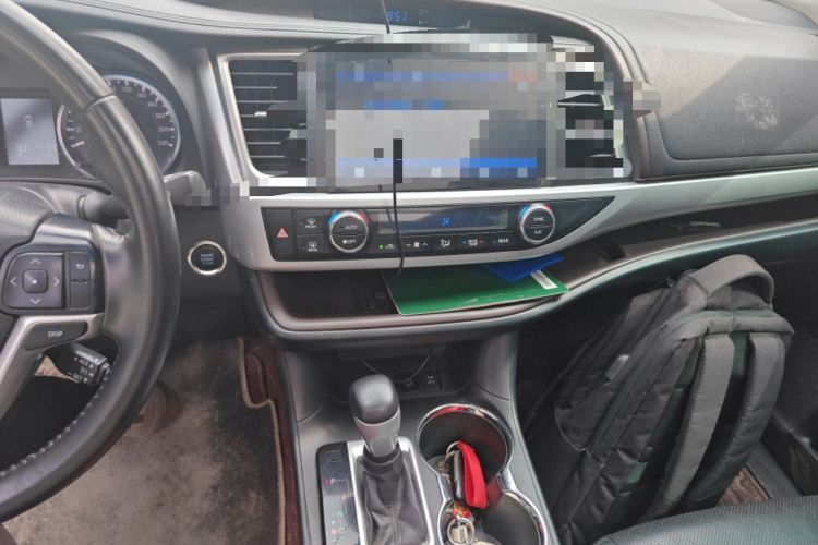 Used Toyota Highlander 2017 2.0T Four-Wheel Drive Luxury Edition 7 Seats Audio And AC Panel