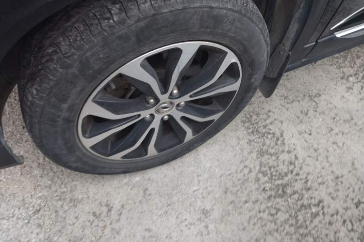 Used FORTHING Joyear X5 2017 Enjoy Series 1.6L CVT Luxury Model