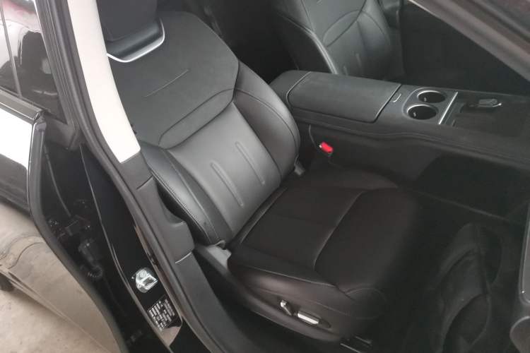 Used XPeng G6 2023 580 Long-Range Pro Right Front Seat