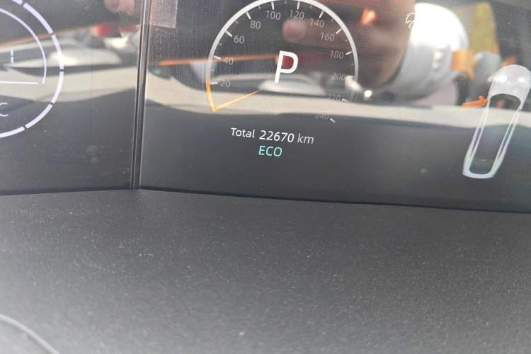 Used CHANGAN UNI-V 2022 1.5T Prestige Version Odometer Close Up