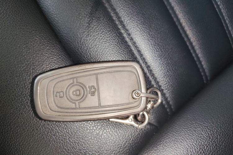 Used Ford Mondeo New Energy 2018 2.0 PHEV Smart-Controlled Fashion Edition China VI Standard