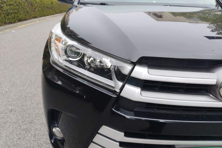 Used Toyota Highlander 2018 2.0T Four-Wheel Drive Elite Edition 7 Seats China VI Standard Right Front Headlight