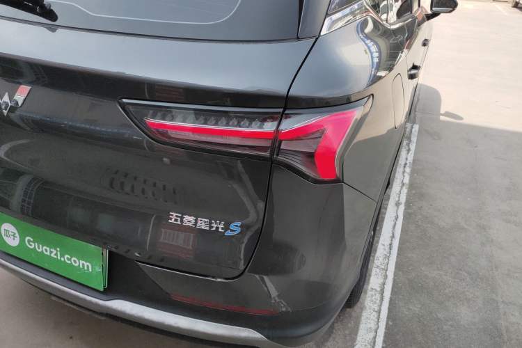 Used Wuling Xingguang S 2024 130 km Flagship Version Right Rear Taillight