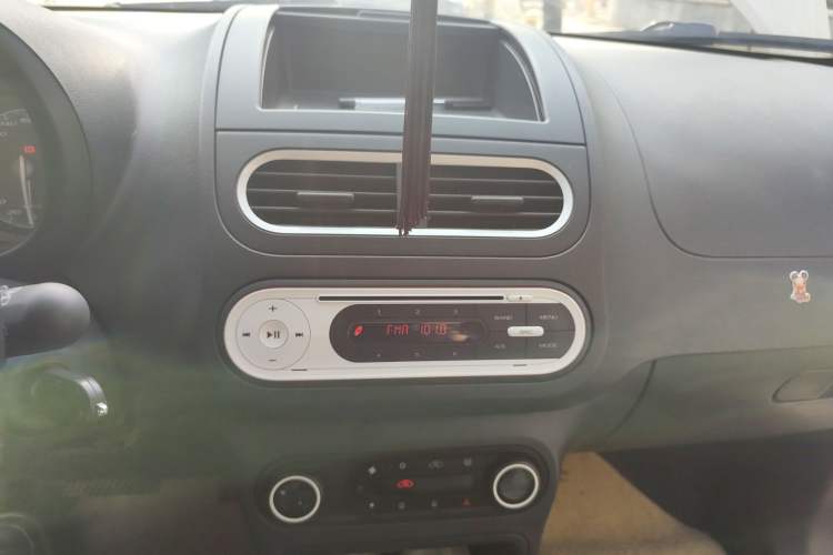 Used MG 3 2013 1.5L AMT Elite Edition Audio And AC Panel