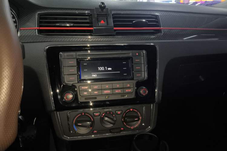 Used Volkswagen Santana 2017 Haval H9 1.6L Automatic Comfort Edition
