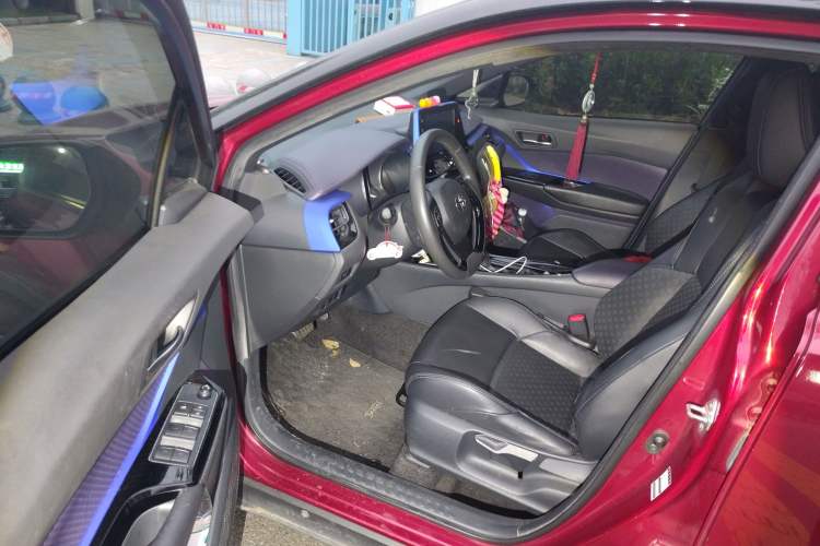 Used Toyota IZOA 2018 2.0L Yixuan Sunroof Version China V Standard Driver Seat