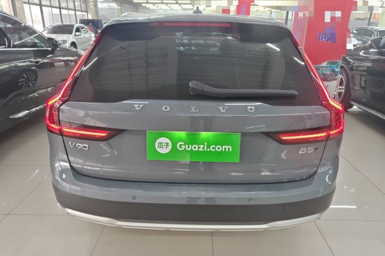 Used Volvo V90 2022 Cross Country B5 AWD Prestige Edition