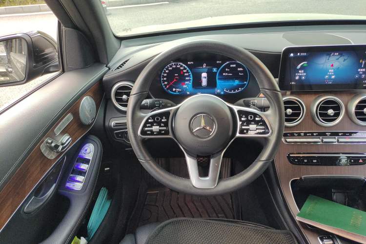 Used Mercedes-Benz GLC 2021 GLC 300 L 4MATIC Dynamic Model Steering Wheel