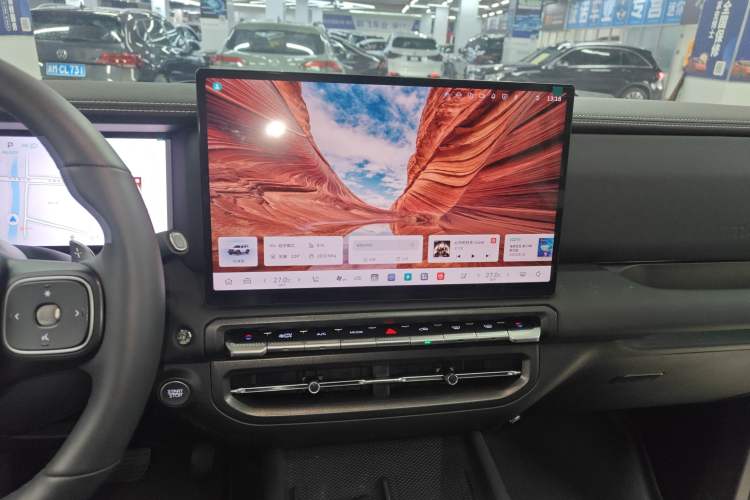 Used Tank 300 New Energy 2025 Hi4-T Audio And AC Panel