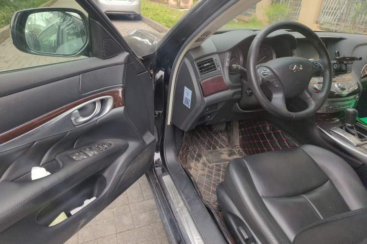 Used Infiniti Q70 2017 Q70L 2.5L Enjoyment Edition
