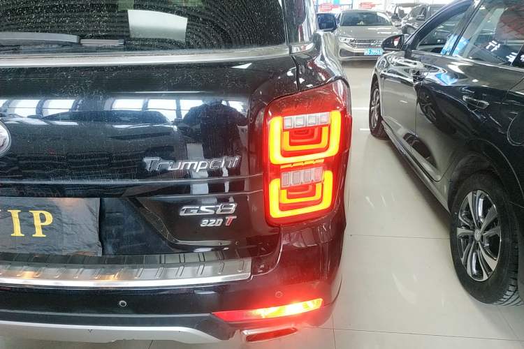 Used GAC Trumpchi GS8 2017 320T Two-Wheel Drive Luxury Smart Connectivity Version (7 Seats)