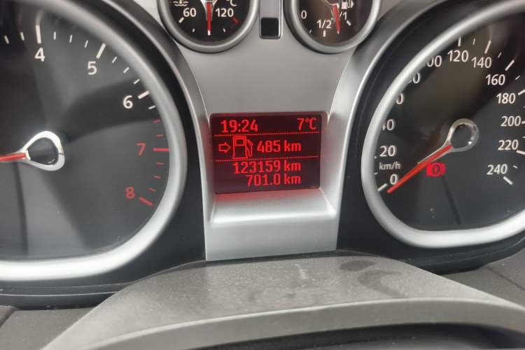 Used Ford Focus 2013 Hatchback Classic 1.8L Manual Fashion Edition
