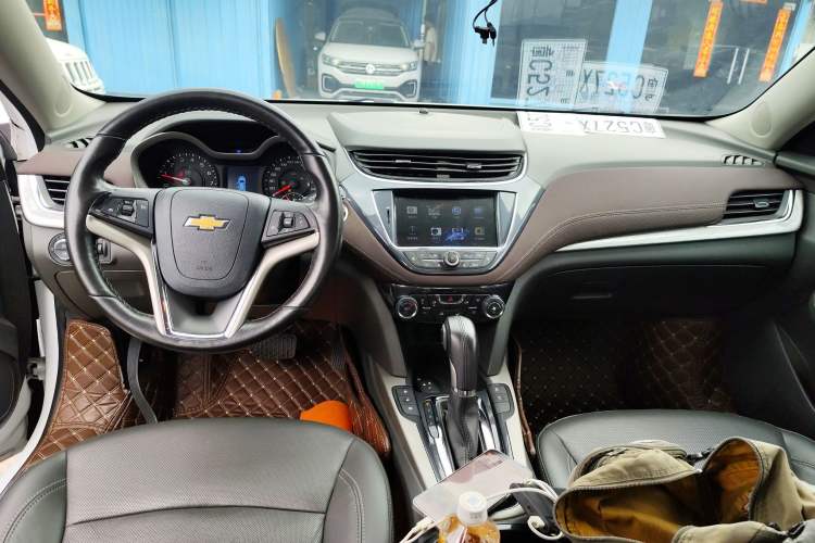 Used Chevrolet Malibu 2018 530T Automatic Luxury Edition Center Console