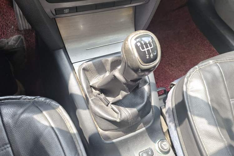 Used Skoda Octavia 2015 Classic Model 1.6L Manual Eado Version Gear Lever