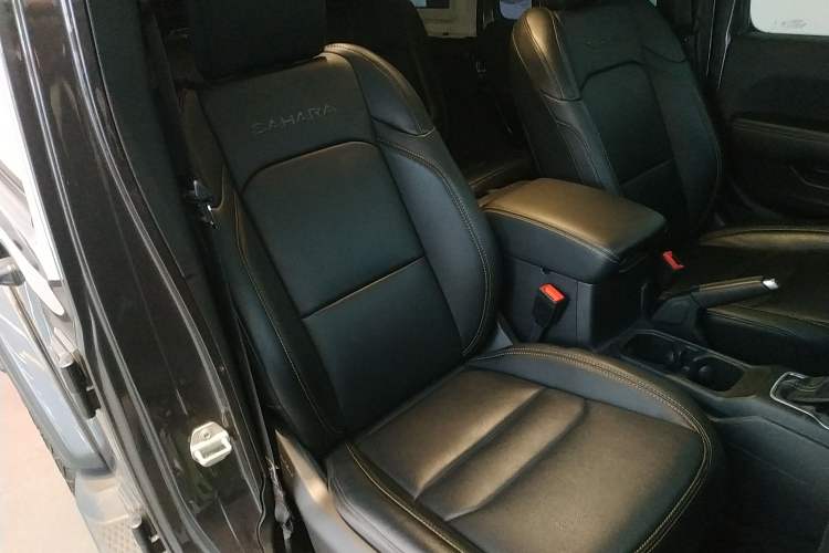 Used Jeep Wrangler 2024 2.0T Sahara Four-Door Edition
