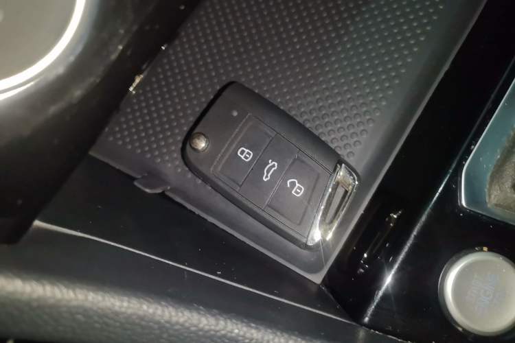 Used Volkswagen Sagitar 2023 300TSI DSG Excellence Edition Vehicle Key