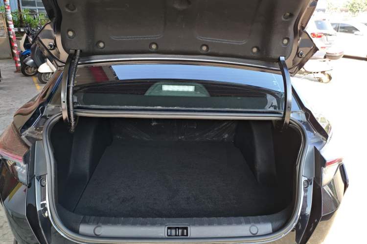 Used Dongfeng Aeolus Yixuan 2021 230T Automatic Zuiying Knight Edition
